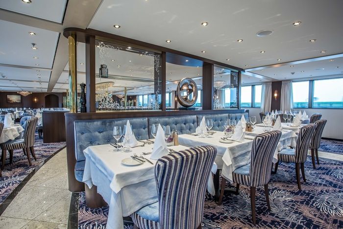 Restaurants, Bars & Cafés on VIVA MOMENTS